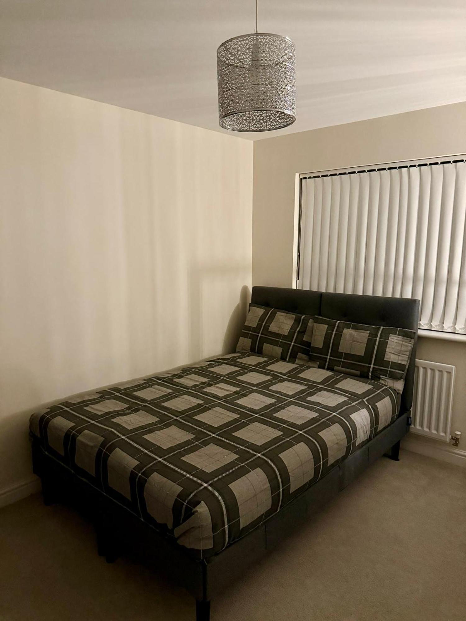 Large Double Room & Private Ensuite Bathroom, Badbury Park, Swindon, Near Great Western Hospital Exterior foto